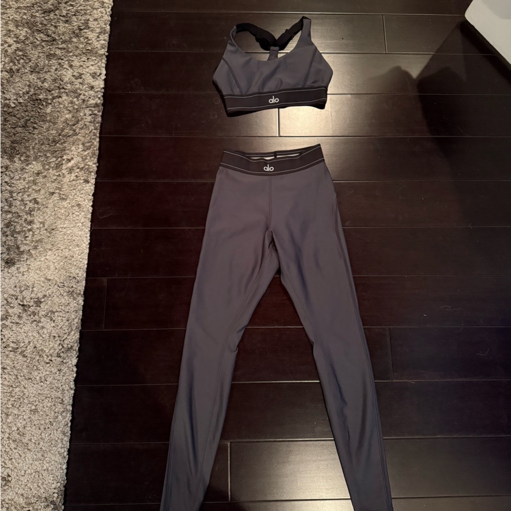 ALO Yoga Gray Leggings for Active Comfort Set